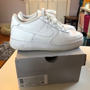 AIR FORCE ONES (1)